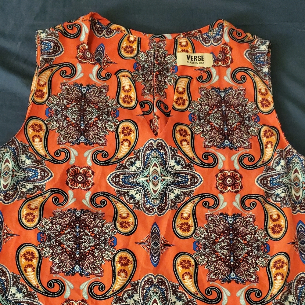Verse split neck top xl